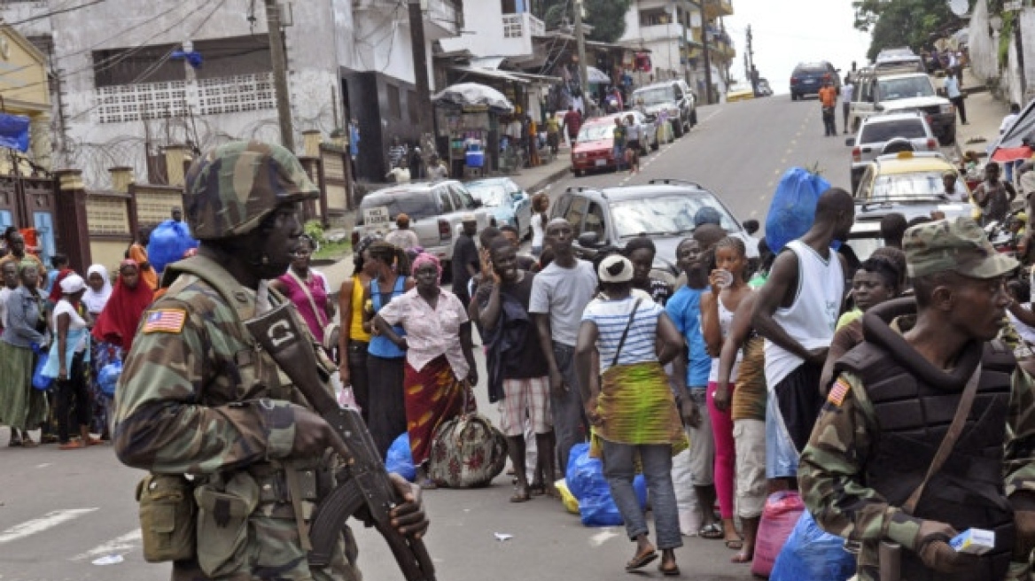 Σε καραντίνα στρατιωτικό τάγμα στη Σιέρα Λεόνε λόγω Έμπολα